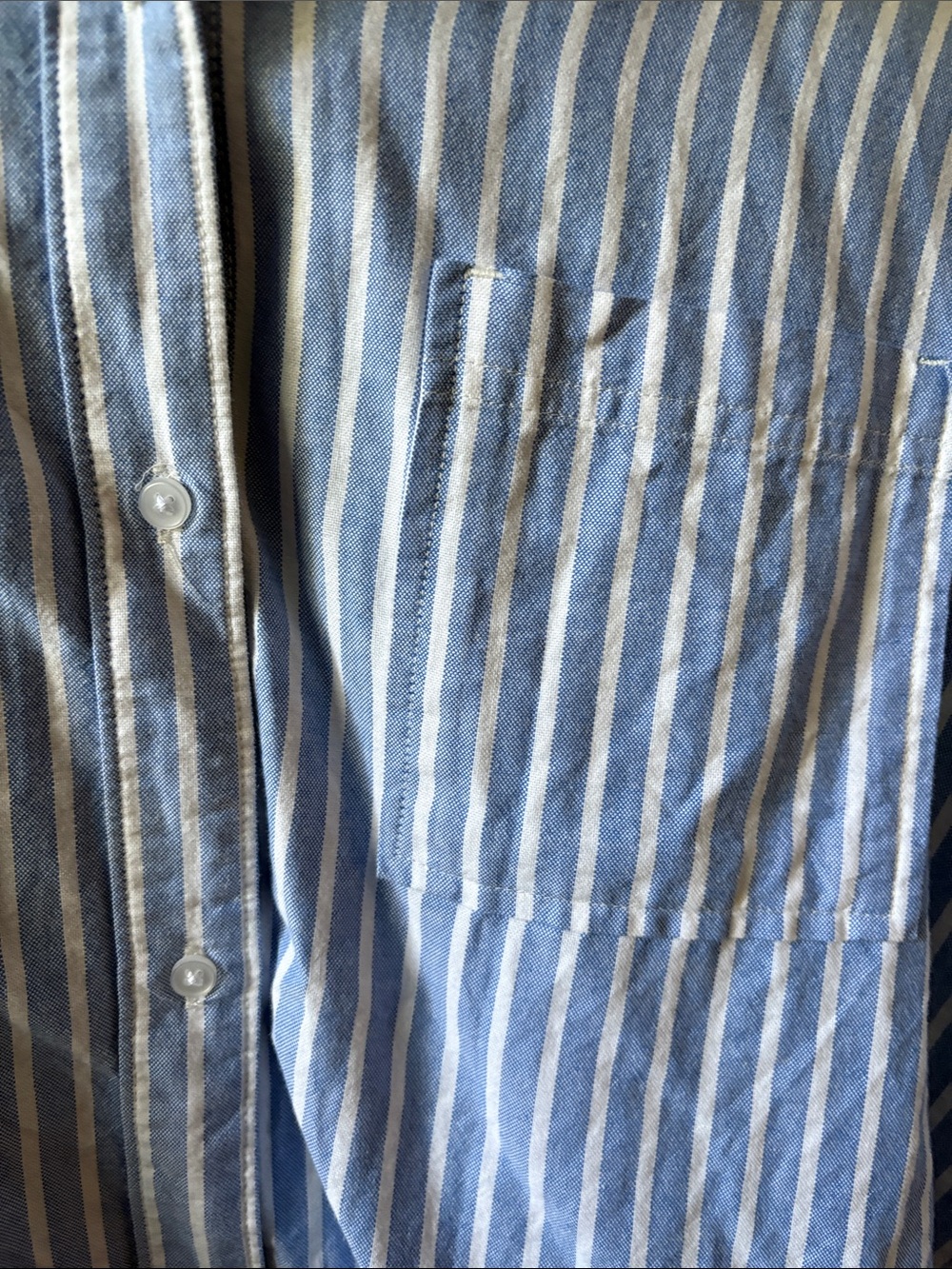 4/$20 🍂 Cropped Striped Button-Up - Picture 2 of 4